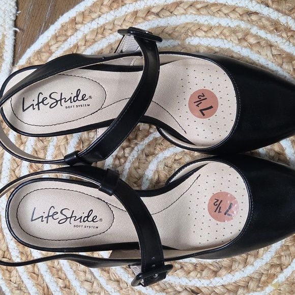 Life Stride Sansa Slingback Pump In Black, New, Size 7.5 - Picture 9 of 9